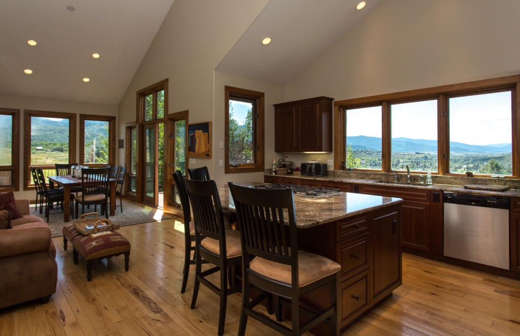 Granite countertops, stainless steel appliances